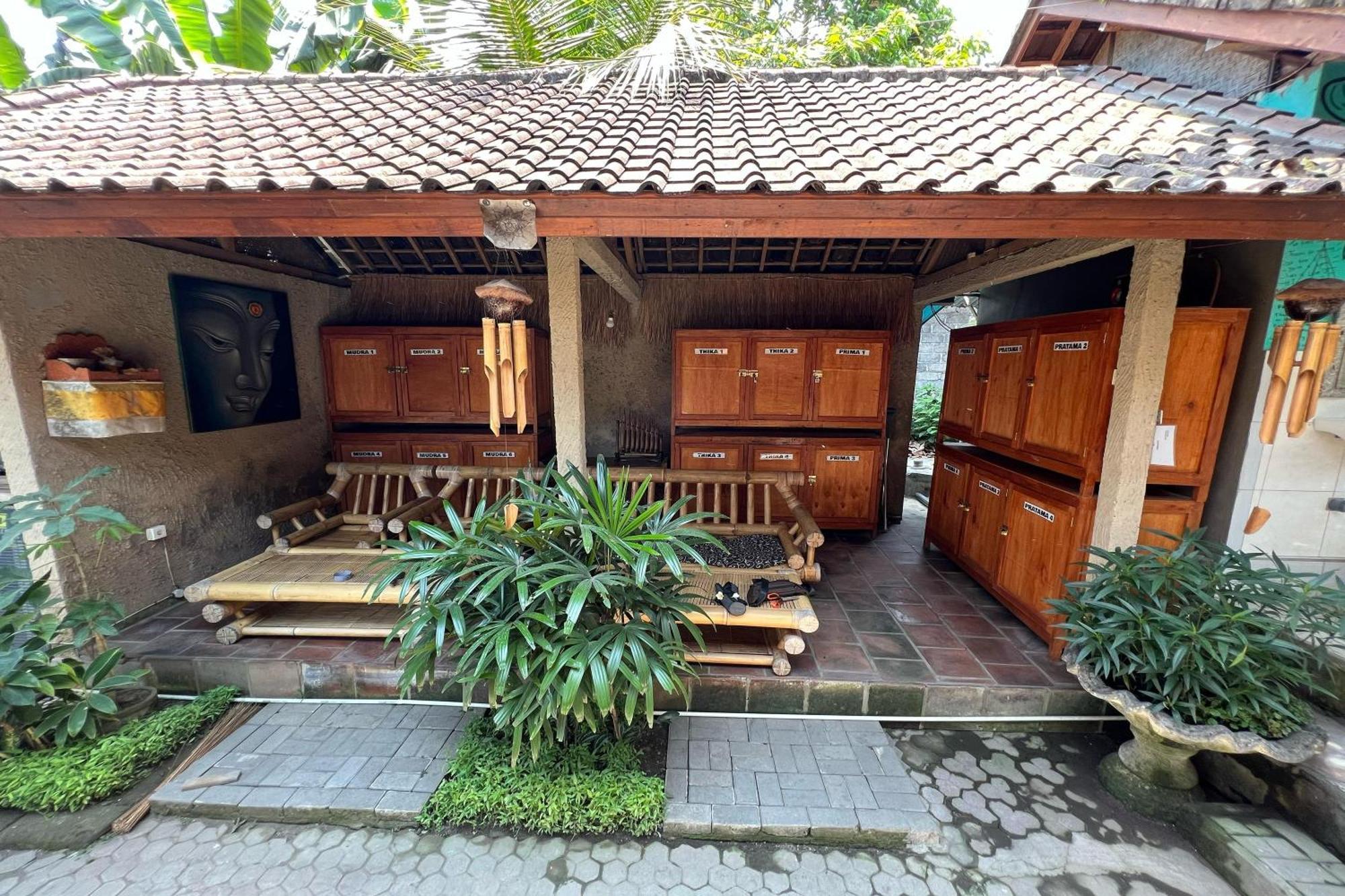 Hostel Padi-padi & Bar *